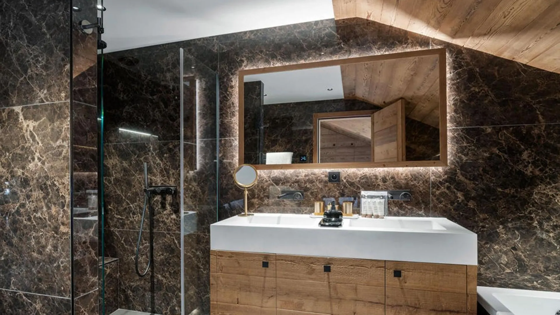 Luxueux Duplex Courchevel 1850, 3 Chambres, Pres Des Pistes, Parking, Services Inclus - Fr-1-564-118 Apartment